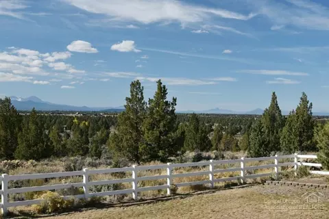 60445 Sunridge Dr, Bend, OR 97702 photo 1