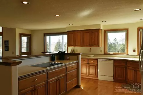 60445 Sunridge Dr, Bend, OR 97702 photo 10
