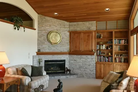 60445 Sunridge Dr, Bend, OR 97702 photo 6