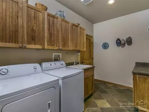 1147 NW Olympic Ct, Bend, OR 97703 photo 16