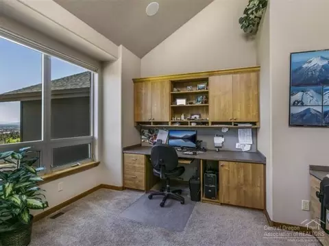 1147 NW Olympic Ct, Bend, OR 97703 photo 12