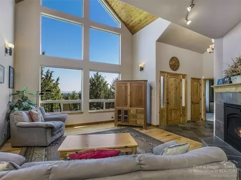 1147 NW Olympic Ct, Bend, OR 97703 photo 8