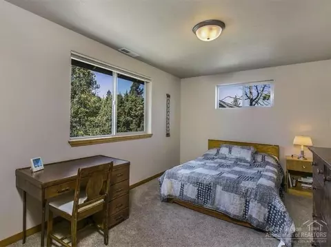 1147 NW Olympic Ct, Bend, OR 97703 photo 21