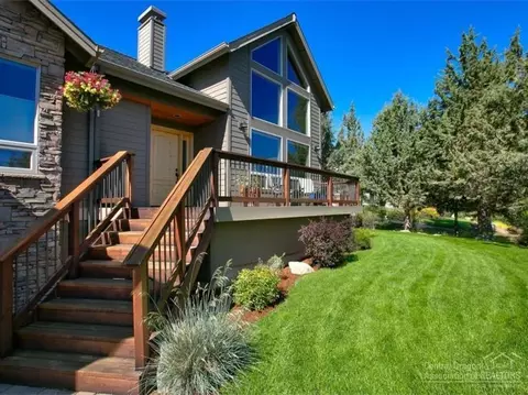1147 NW Olympic Ct, Bend, OR 97703 photo 3