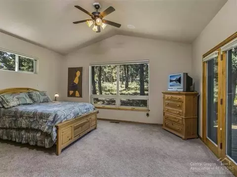 1147 NW Olympic Ct, Bend, OR 97703 photo 14