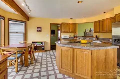 20814 N Star Cir, Bend, OR 97701 photo 8