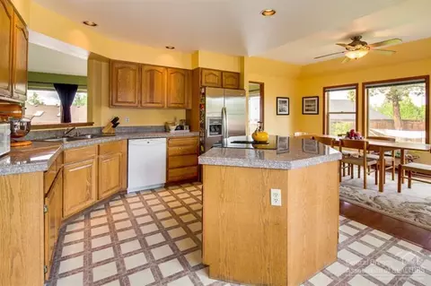 20814 N Star Cir, Bend, OR 97701 photo 9