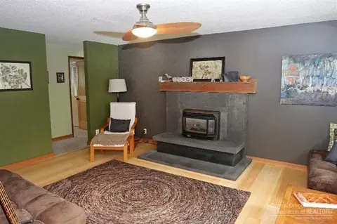 1575 NW Ithaca Ave, Bend, OR 97701 photo 10