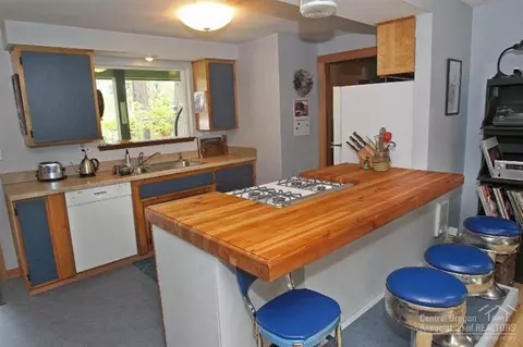 1575 NW Ithaca Ave, Bend, OR 97701 photo 7