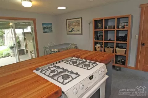 1575 NW Ithaca Ave, Bend, OR 97701 photo 6