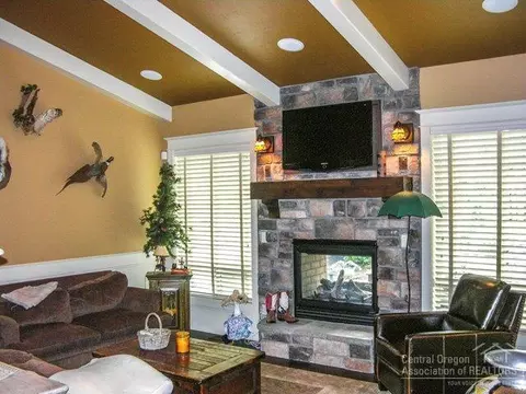 55374 Big River Dr, Bend, OR 97707 photo 3
