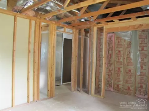 62920 Florence Dr, Bend, OR 97701 photo 9