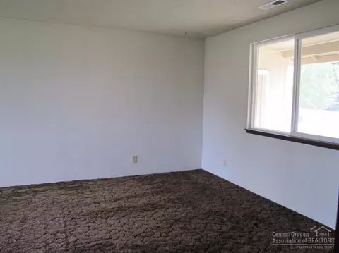 62920 Florence Dr, Bend, OR 97701 photo 22