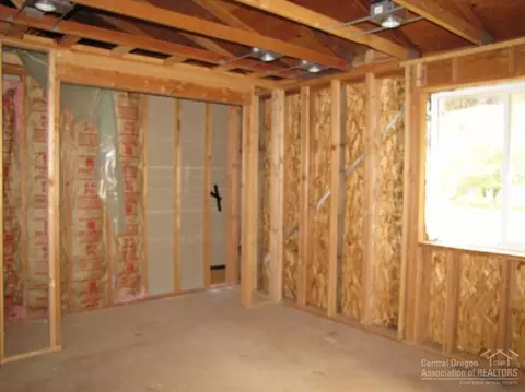 62920 Florence Dr, Bend, OR 97701 photo 8