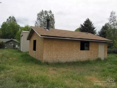62920 Florence Dr, Bend, OR 97701 photo 6