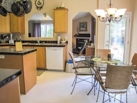 17385 Lodgepole Ln, Bend, OR 97707 photo 10
