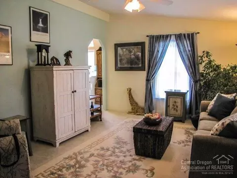 17385 Lodgepole Ln, Bend, OR 97707 photo 4