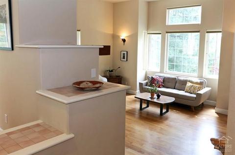 1652 NW Summit Dr, Bend, OR 97701 photo 8