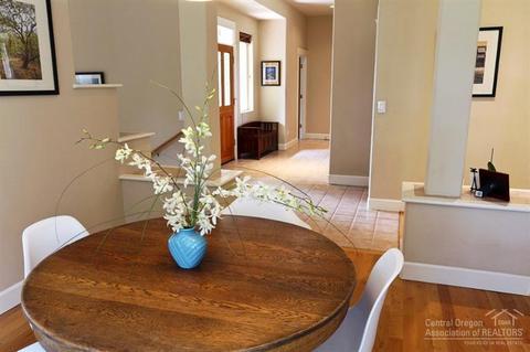 1652 NW Summit Dr, Bend, OR 97701 photo 4