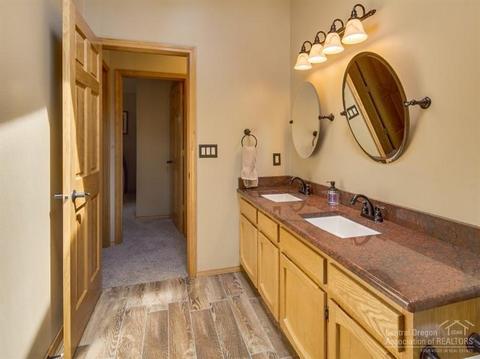 60388 Woodside Loop, Bend, OR 97702 photo 16