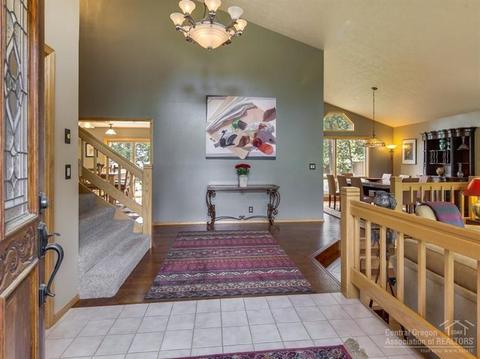 60388 Woodside Loop, Bend, OR 97702 photo 2