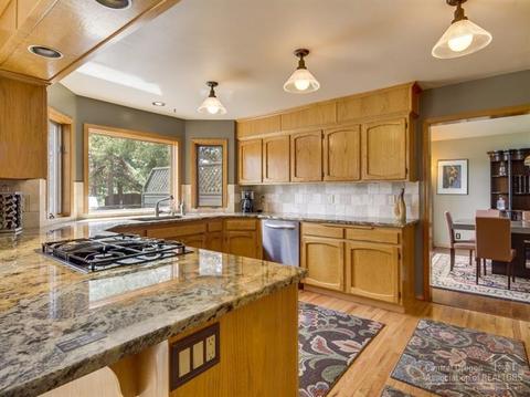 60388 Woodside Loop, Bend, OR 97702 photo 5