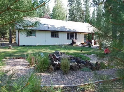 50826 Deer Forest Dr, La Pine, OR 97739 photo 2