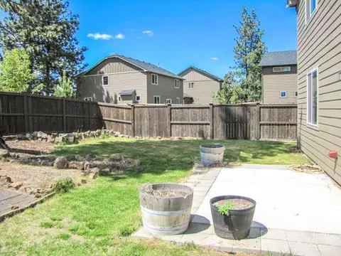 19634 Harvard Pl, Bend, OR 97702 photo 23