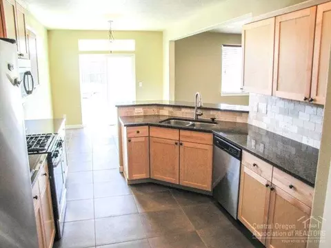19634 Harvard Pl, Bend, OR 97702 photo 7