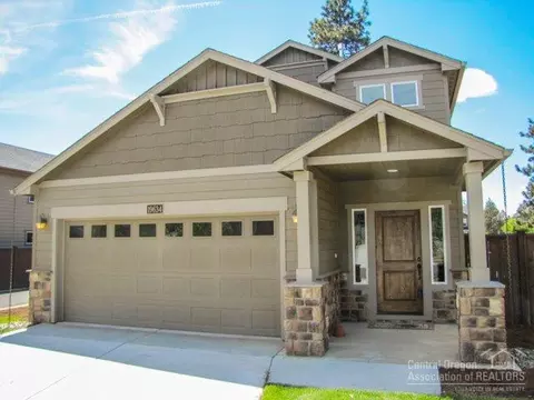 19634 Harvard Pl, Bend, OR 97702 photo 2