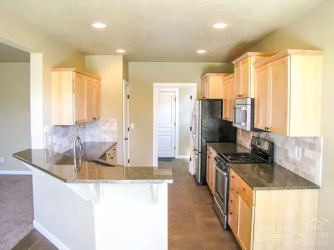 19634 Harvard Pl, Bend, OR 97702 photo 6