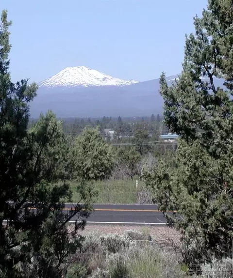 61050 Larsen Rd, Bend, OR 97702 photo 3