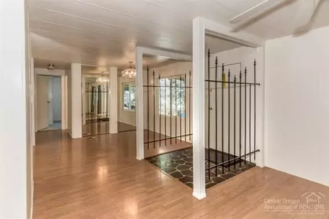 60906 Alpine Dr, Bend, OR 97702 photo 6