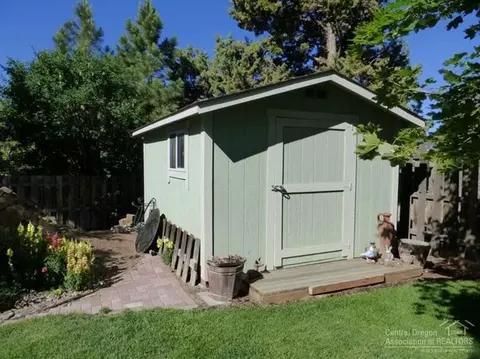 20705 Justice Ln, Bend, OR 97701 photo 3