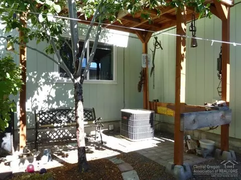 20705 Justice Ln, Bend, OR 97701 photo 5
