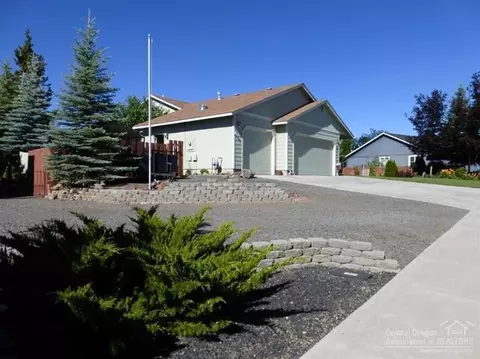 20705 Justice Ln, Bend, OR 97701 photo 2