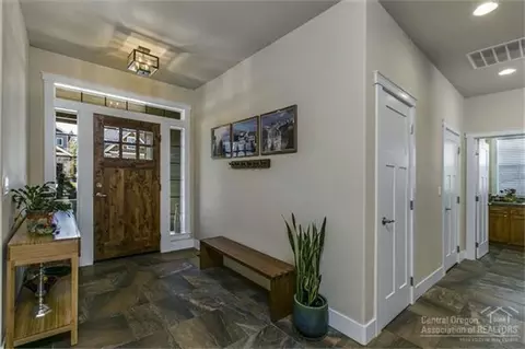 63026 NW Fresca St, Bend, OR 97701 photo 3