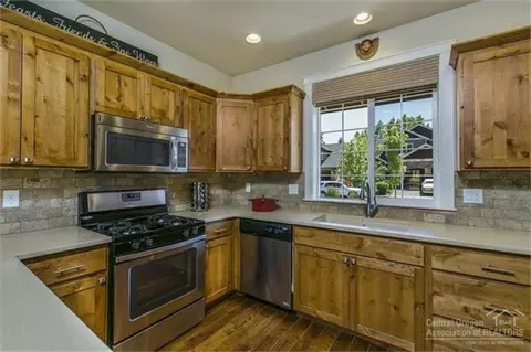 63026 NW Fresca St, Bend, OR 97701 photo 7