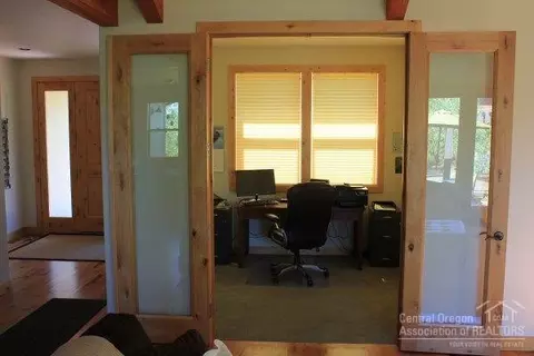61824 Fall Creek Loop, Bend, OR 97702 photo 5