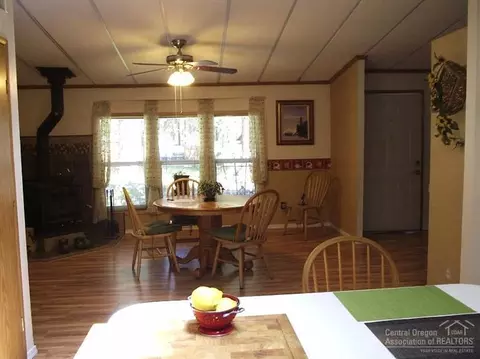 19273 Apache Rd, Bend, OR 97702 photo 7