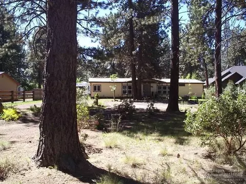 19273 Apache Rd, Bend, OR 97702 photo 1