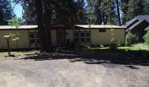 19273 Apache Rd, Bend, OR 97702 photo 2