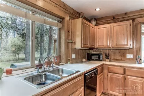 55492 Big River Dr, Bend, OR 97707 photo 10