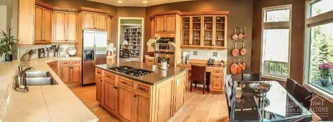 663 NW Stonepine Dr, Bend, OR 97703 photo 14
