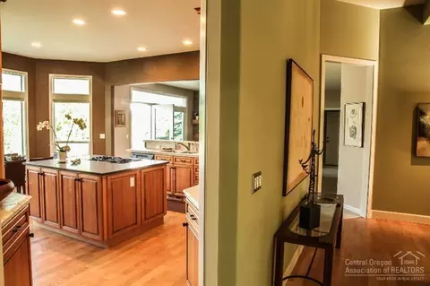 663 NW Stonepine Dr, Bend, OR 97703 photo 11
