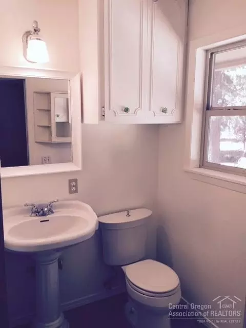 16306 Bates, Bend, OR 97707 photo 11