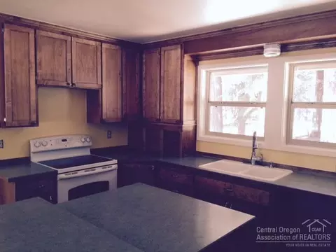 16306 Bates, Bend, OR 97707 photo 5
