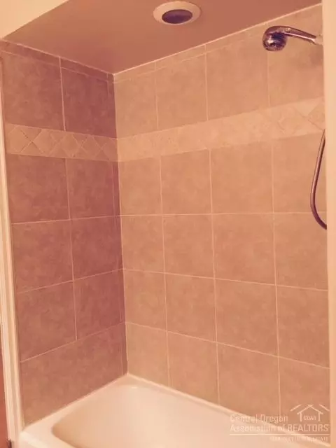 16306 Bates, Bend, OR 97707 photo 12