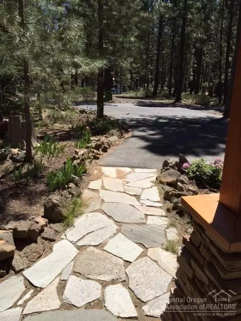 16306 Bates, Bend, OR 97707 photo 23
