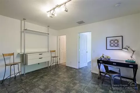 855 NW 13th St, Bend, OR 97701 photo 5